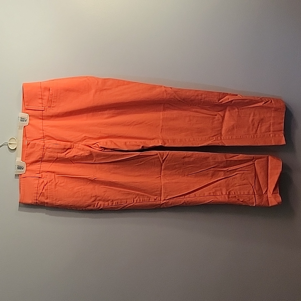 Woman's Ankle Pant